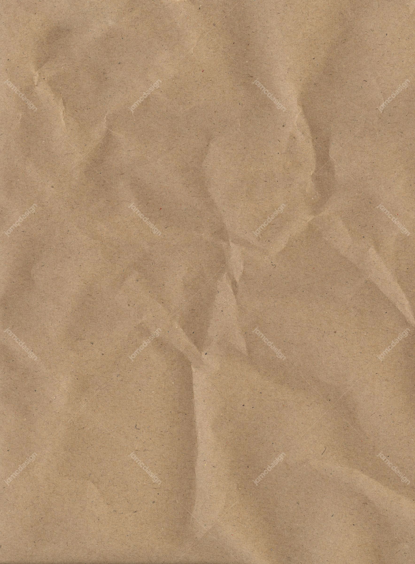 Fond De Papier Beige Aux Plis Amples. Cette texture de papier au format JPG présente un papier beige chaud, marqué de larges plis et de fines mouchetures