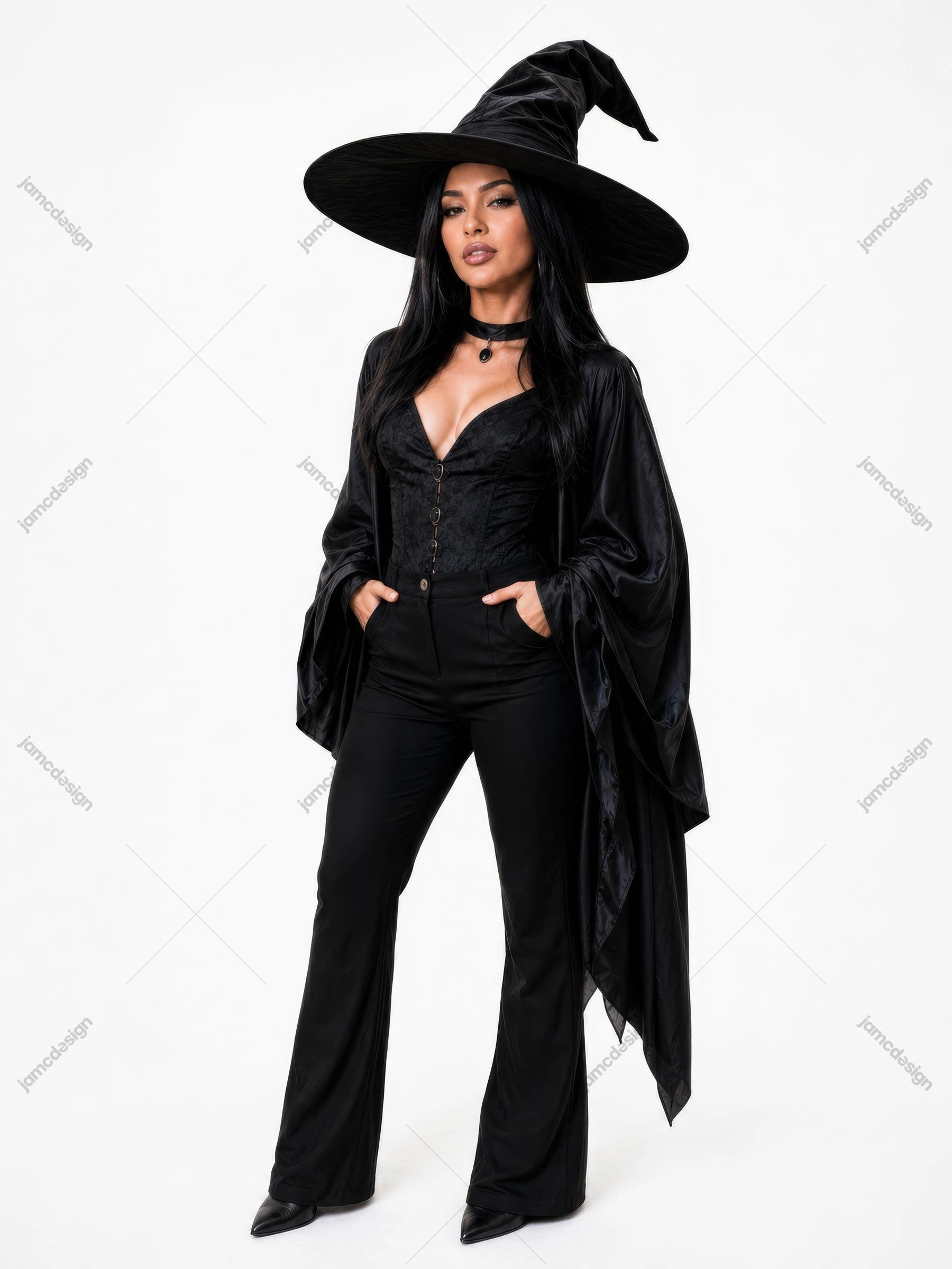 Foto De Bruja Elegante Con Atuendo Negro Y Sombrero Dramático. Foto JPG de una mujer con disfraz de bruja negro, sombrero de ala ancha y capa drapeada