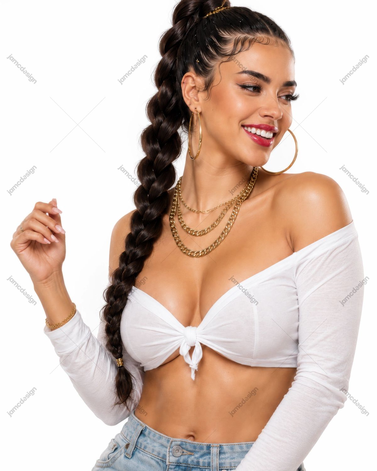 Portrait De Femme Souriante Avec Tresse Et Bijoux Dorés PNG